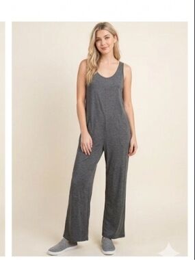 Relaxed Charcoal Gray Women's Jumpsuit size medium no tags